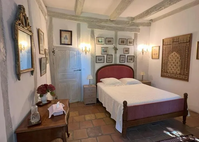 Maison De Charme Avec Piscine Pres De Cordes-sur-ciel